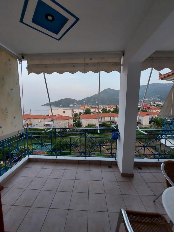 Matina Apartments Tyros Buitenkant foto