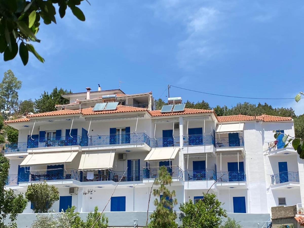 Matina Apartments Tyros Buitenkant foto